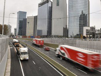 Avanza el proyecto para nombrar Raúl Alfonsín al Paseo del Bajo porteño