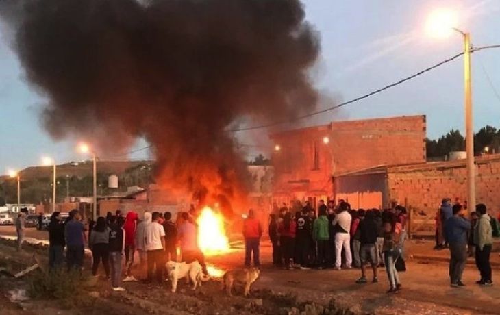 Neuquén: vecinos quemaron la casa y mataron a un hombre denunciado de violar a sus hijas