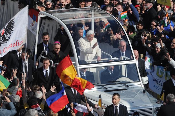 Se despidió el Papa: Dios no dejará que la Iglesia se hunda