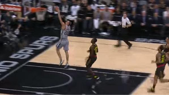 ginobili no sufre el paso del tiempo: buena actuacion y tremenda jugada ginobili no sufre el paso del tiempo: buena actuacion y tremenda jugada