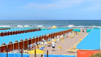 escandalo viral: pago 3 millones por la carpa en mar del plata y tambien le cobraron la sombrilla escandalo viral: pago 3 millones por la carpa en mar del plata y tambien le cobraron la sombrilla