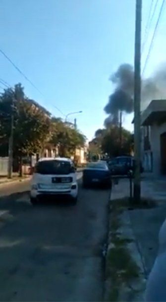 Un operario murió en un incendio en una fábrica de Caseros