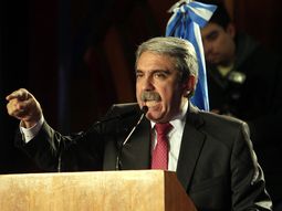 anibal fernandez: creo que la presidenta no va a ser candidata a nada anibal fernandez: creo que la presidenta no va a ser candidata a nada