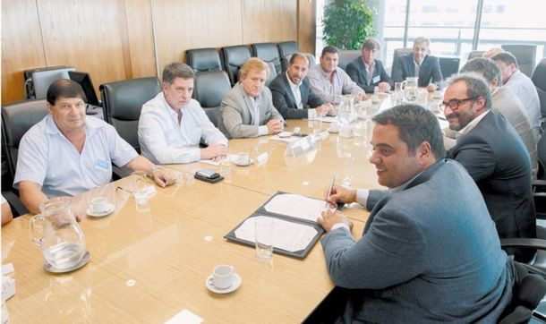 El Gobierno prohibirá los aumentos no remunerativos en los acuerdos paritarios