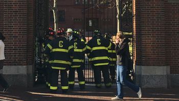 evacuaron la universidad de harvard por una amenaza de bomba evacuaron la universidad de harvard por una amenaza de bomba