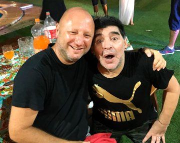 Mariano Israelit lanzó su primer libro con historias increíbles y situaciones inéditas con Diego Maradona