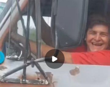 El video viral de Milei manejando un camión en la ruta: Cómo le va Presidente