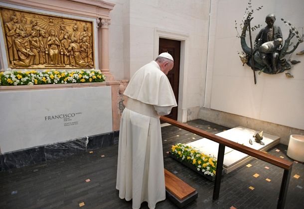 El Papa Francisco canonizó a Jacinta y Francisco el 13 de mayo del 2017 en Fátima.