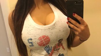 Mia Khalifa chicaneó a Isaiah Thomas, de los Celtics Mia Khalifa chicaneó a Isaiah Thomas, de los Celtics