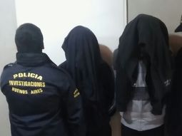 Estos son los detenidos. El padre no quería que sus hijas quedaran embarazadas.