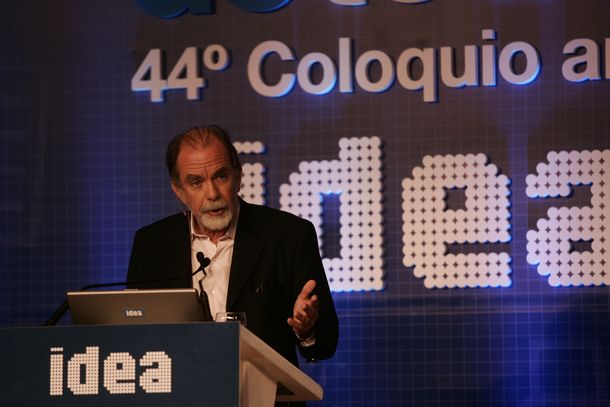 Los dictámenes de Griesa son inaceptables, no sé si está senil o no entiende