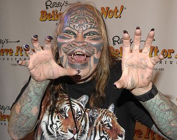 Se suicidó el hombre que quería ser un tigre humano