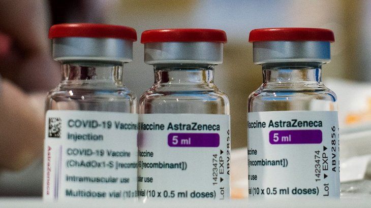  AstraZeneca anunció que su vacuna contra es altamente eficaz contra las variantes Beta y Delta