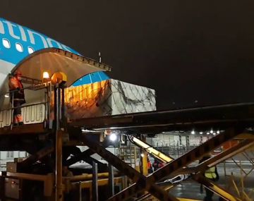 Parten dos vuelos de Aerolíneas a buscar más dosis de la vacuna Sputnik V a Rusia