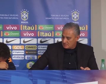 VIDEO: Neymar fue defendido por su DT y se largó a llorar en plena conferencia