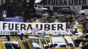 taxistas demandaran a una intendencia por la instalacion de uber taxistas demandaran a una intendencia por la instalacion de uber