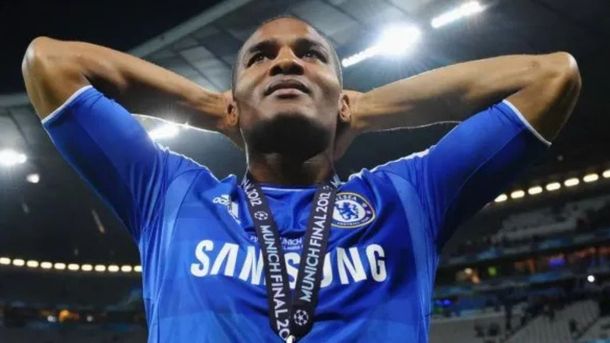 Malouda ganó la Champions League con el Chelsea. Malouda ganó la Champions League con el Chelsea.