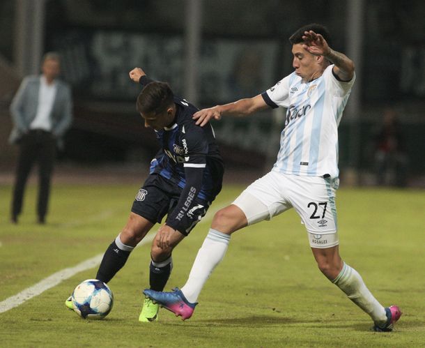 La T y el Decano se enfrentan desde las 21.15