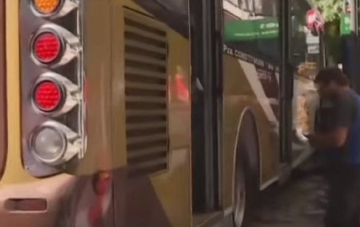 Colectivero que embistió una pila de baldosas estaba drogado