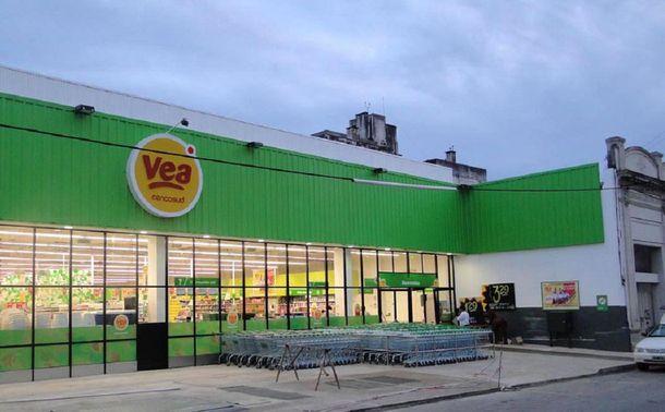 Castigo a la avivada: multan a supermercados por cobrar de más al precio de góndola