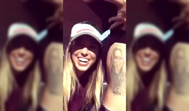 Un fanático de Racing se tatuó la cara de Barbie Blanco