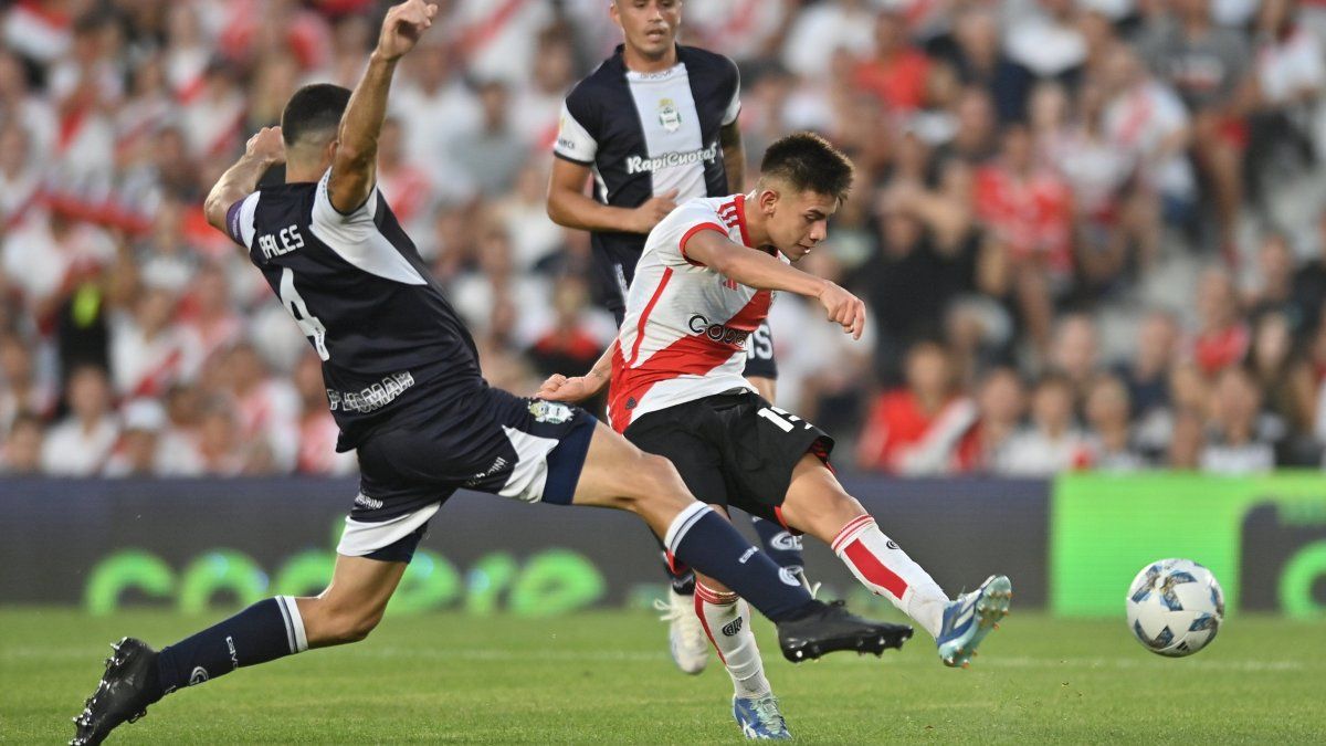 Golazo Y Emoción: El Primer Grito Del Diablito Echeverri En River Para ...