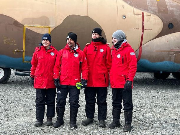 El presidente uruguayo visitó el continente blanco con sus tres hijos.