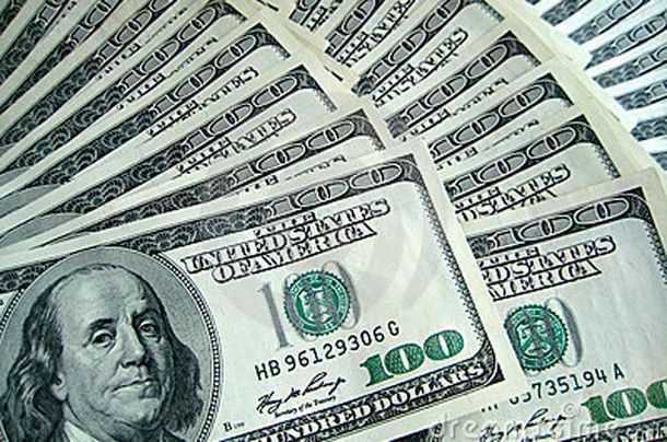 El dólar cerró a $4,88 y la Bolsa porteña avanzó más de 2%