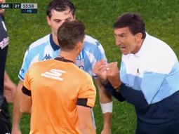 exploto costas contra el arbitro: racing convirtio, pero se lo anularon por penal a favor de barracas