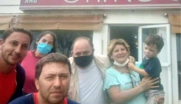 La sorpresa del dueño de una parrilla con bomberos que ayudaron en Corrientes