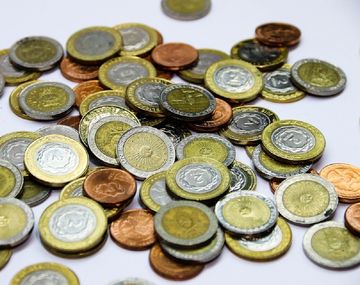 España: denuncian que intentan pasar monedas de $2 como si fueran de €2