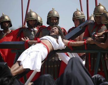 Crucifixiones, latigazos y procesiones: la Semana Santa sangrienta de Filipinas