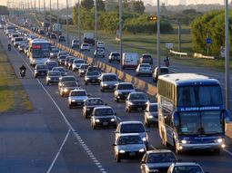 por el fin de semana largo, 2100 autos por hora iban a la costa por el fin de semana largo, 2100 autos por hora iban a la costa