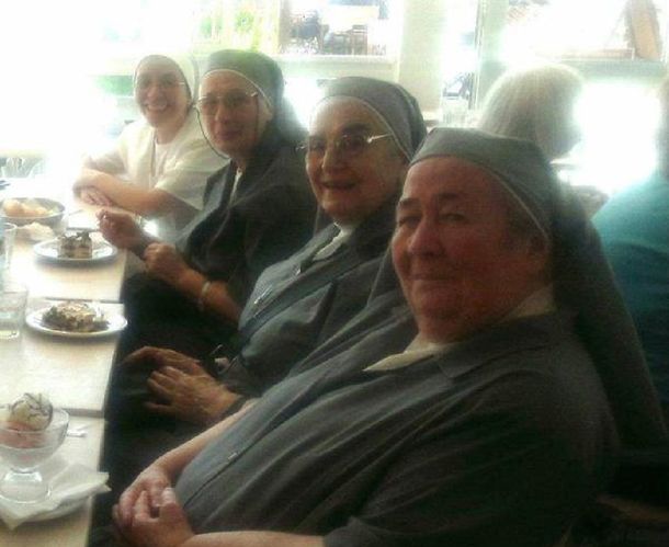 Las redes sociales estallaron por el parecido de una monja con Grondona