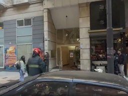 incendio en un edificio del microcentro porteno: evacuaron a 45 personas incendio en un edificio del microcentro porteno: evacuaron a 45 personas