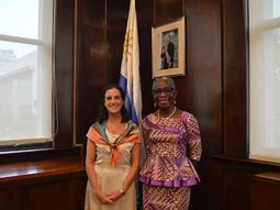 La ministra Azucena Arbeleche recibió a la subdirectora gerente del FMI, Antoinette Sayeh. La ministra Azucena Arbeleche recibió a la subdirectora gerente del FMI, Antoinette Sayeh.