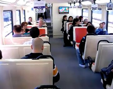 Cómo son los trenes de doble piso del ramal Sarmiento