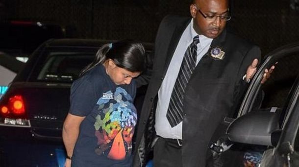 Lanzó a su bebé por la ventana porque estaba poseído: el nene murió