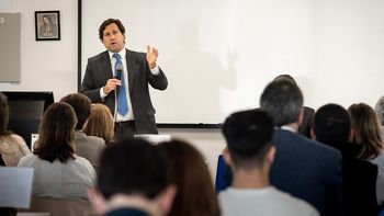 Diego Labat disertó sobre el sistema bancario en la Universidad de Montevideo. Diego Labat disertó sobre el sistema bancario en la Universidad de Montevideo.