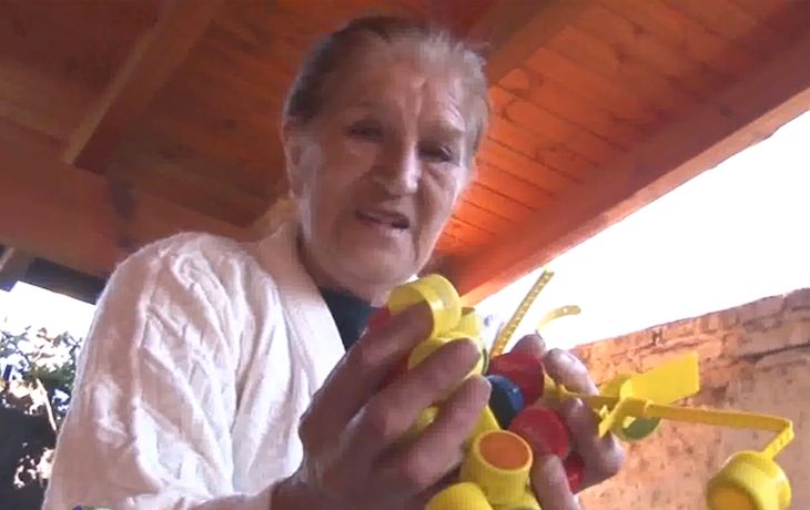 Juntó 4 millones de tapitas para su nieto