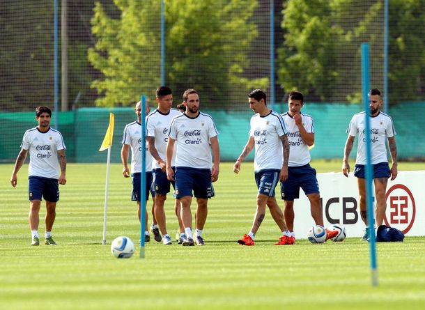 Martino repitió el equipo en el entrenamiento