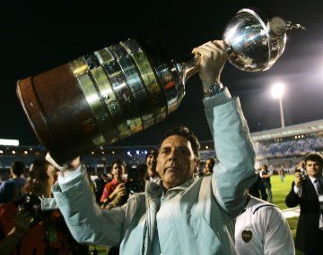 Russo y una vida dedicada al fútbol: del volante aguerrido al DT campeón de América