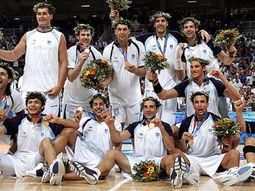 La Generación Dorada festeja el histórico oro conseguido en Atenas 2004 La Generación Dorada festeja el histórico oro conseguido en Atenas 2004