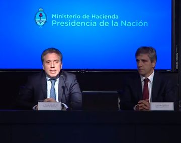 Diputados de la oposición piden interpelar a Dujovne y a Caputo por la crisis económica