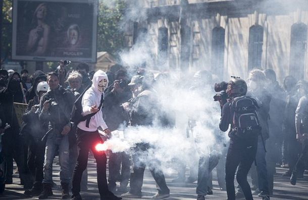 Feroz protesta contra la reforma laboral en Francia: impactantes imágenes