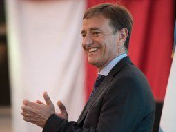 Denunciaron al gobernador de Mendoza por presunta malversación de fondos