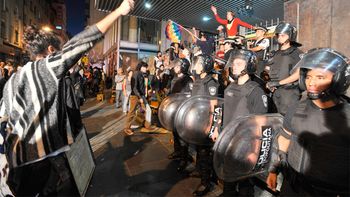 por las protestas, cerraron el teatro san martin por las protestas, cerraron el teatro san martin