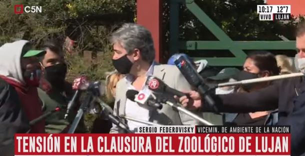 Tensión e incidentes en la clausura del zoológico de Luján