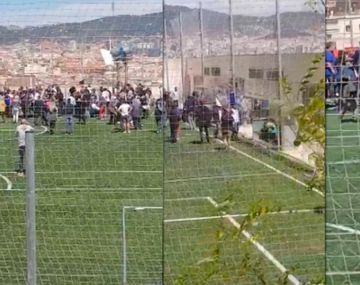 Se cayó una tribuna durante una entrevista a Iniesta en Barcelona: hay once heridos