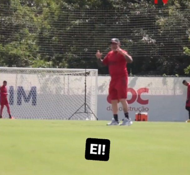 El video de Sampaoli dando curiosas indicaciones en Flamengo que es viral